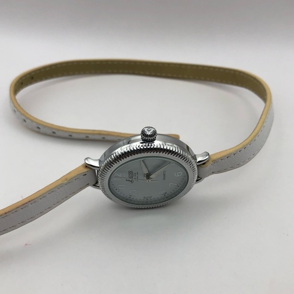 Bass Est. 1876 Women’s Watch Long Strap White Band Silver Bezel (New Battery) - Picture 8 of 9